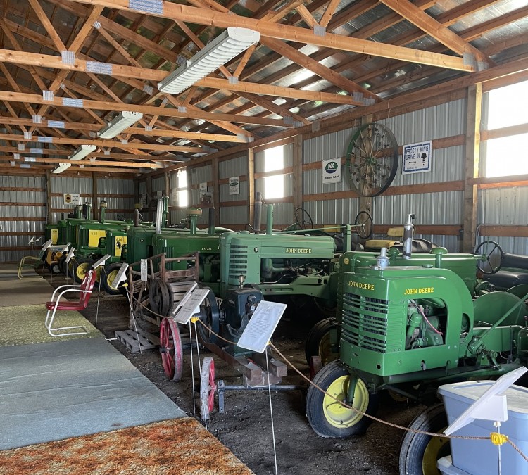 south-dakota-tractor-museum-photo